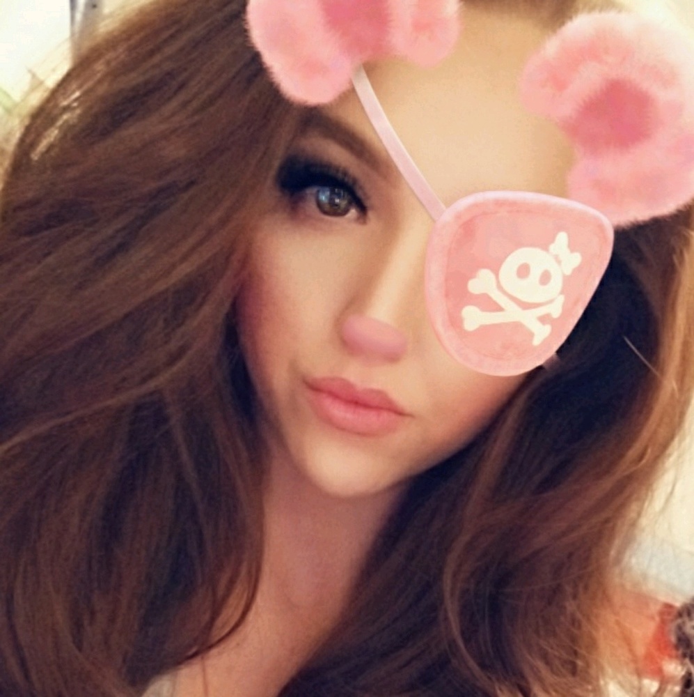 Meet your Posher, Cassandra